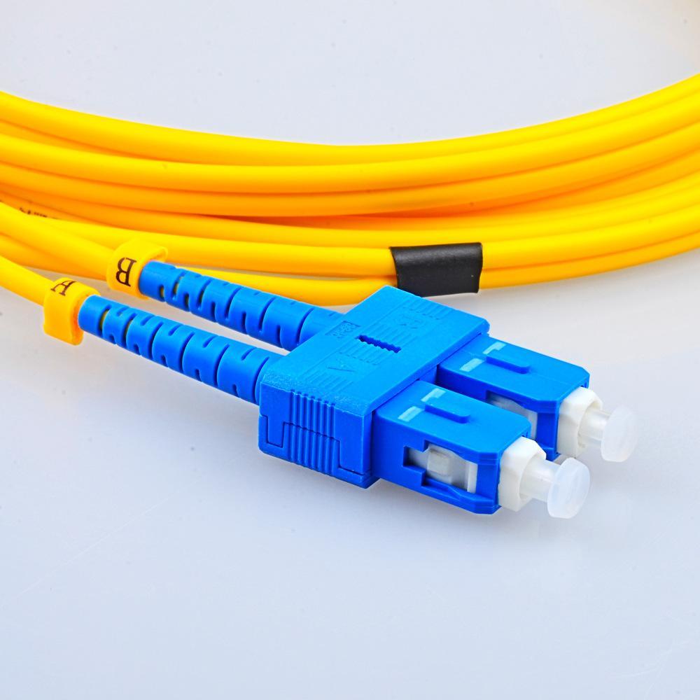¿Qué es el cable de conexión de fibra óptica MPO / MTP?